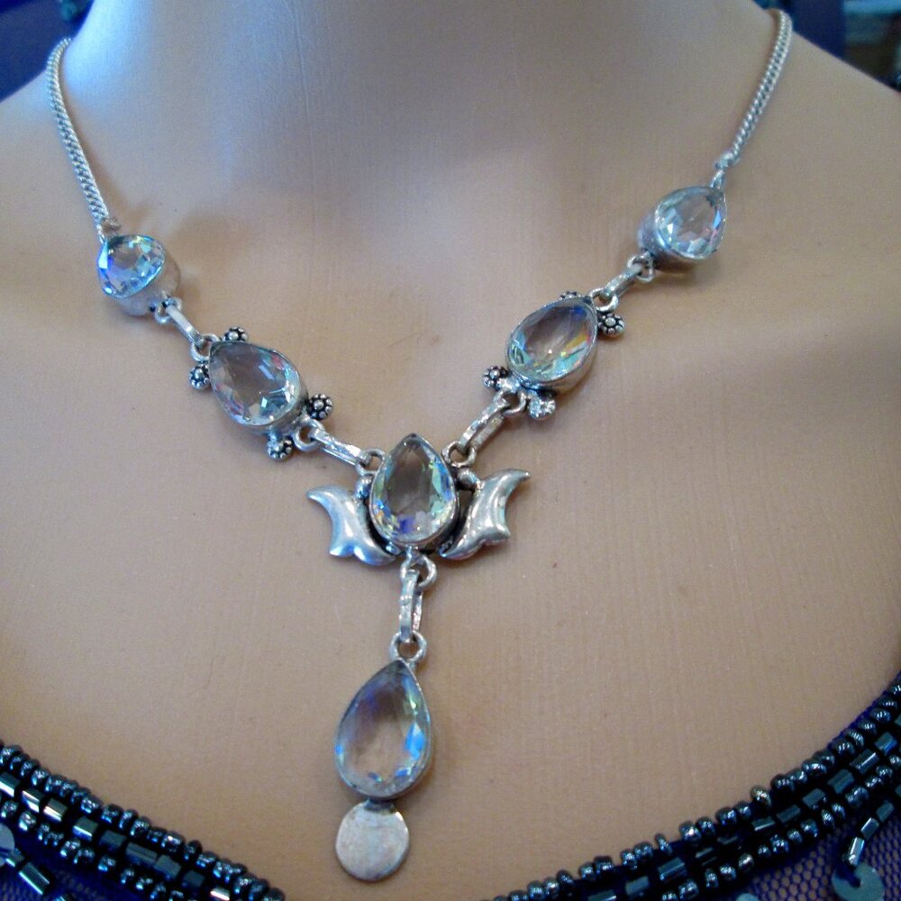 Topaze pear cut with shain and fire ladies silver necklace